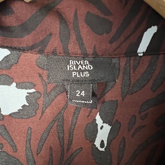 River Island Plus Waisted Shirt Abstract Animal Print Size 20 - Picture 8 of 10